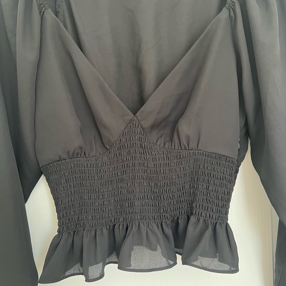 WAYF Smocked Waist Top | black | S - Picture 6 of 13